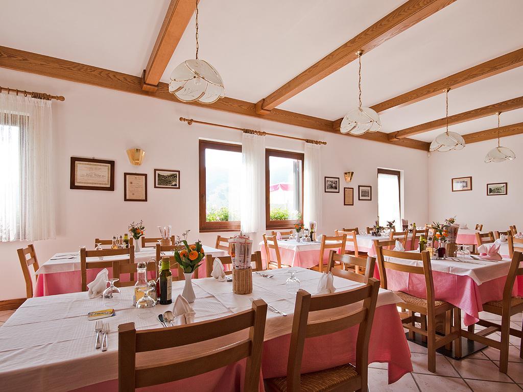 Albergo Alpino Da Tullio Avio Exterior photo